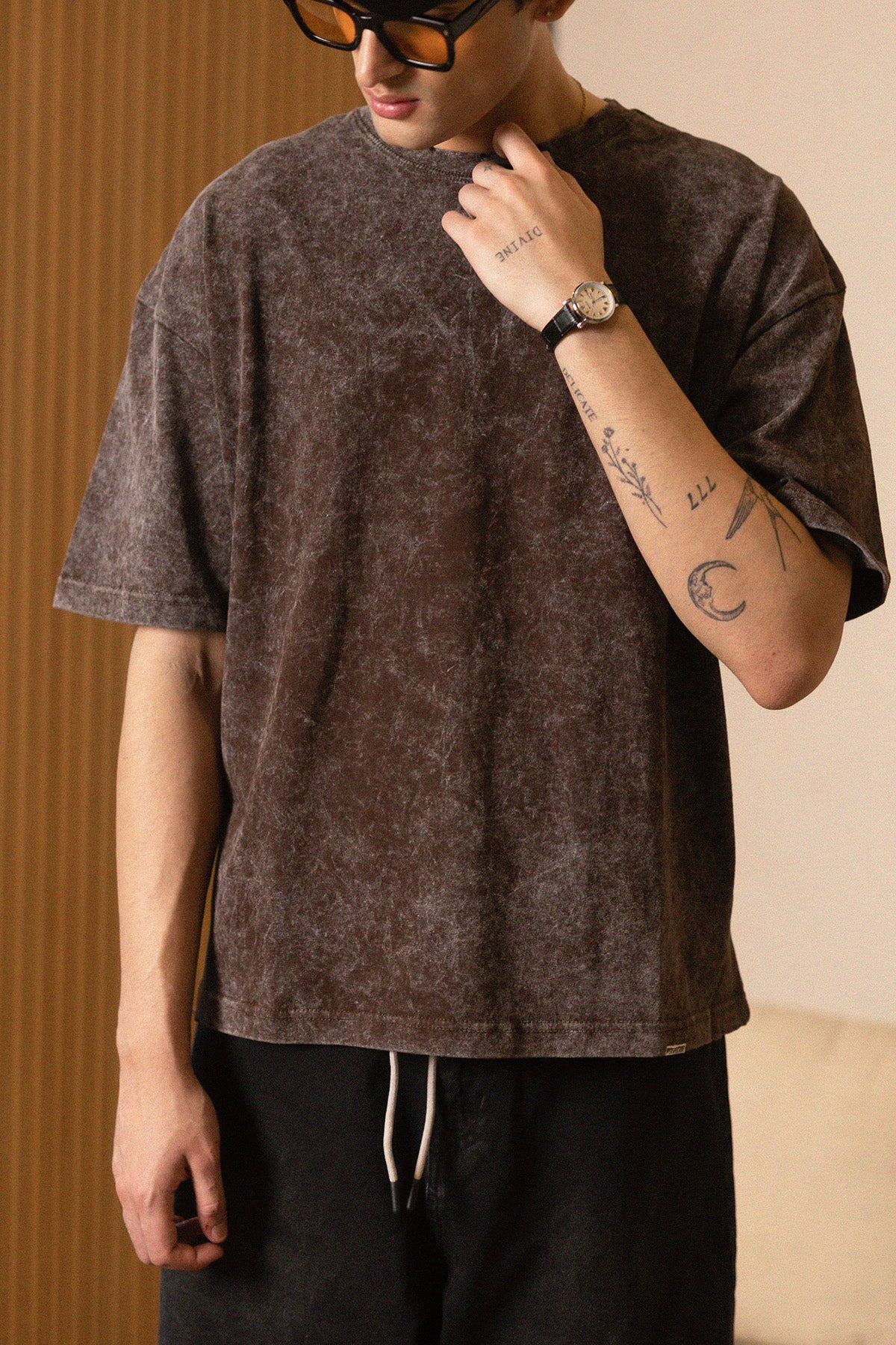 RIPPED ACID WASH BOXY TEE JET BLACK